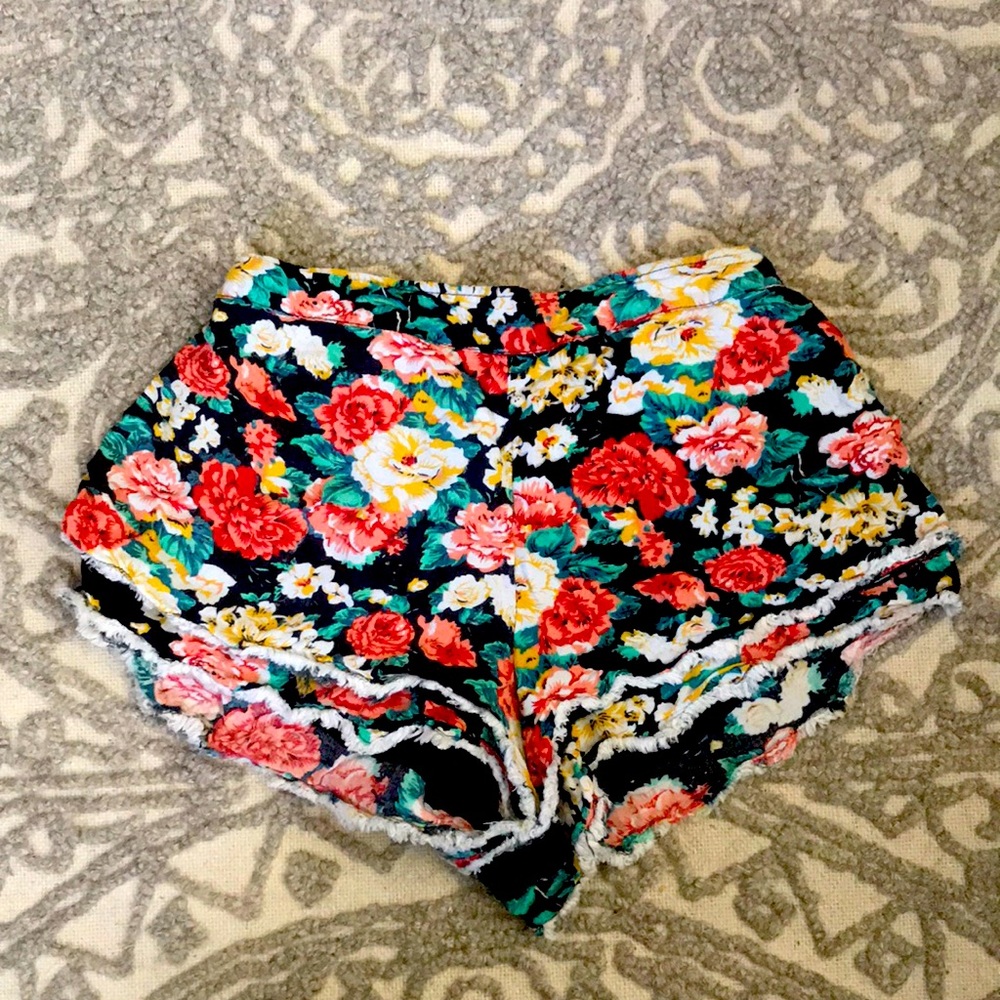 Floral Paper Heart Shorts Size 6